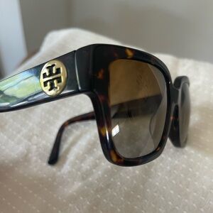 Tory Burch brown tortoise sunglasses